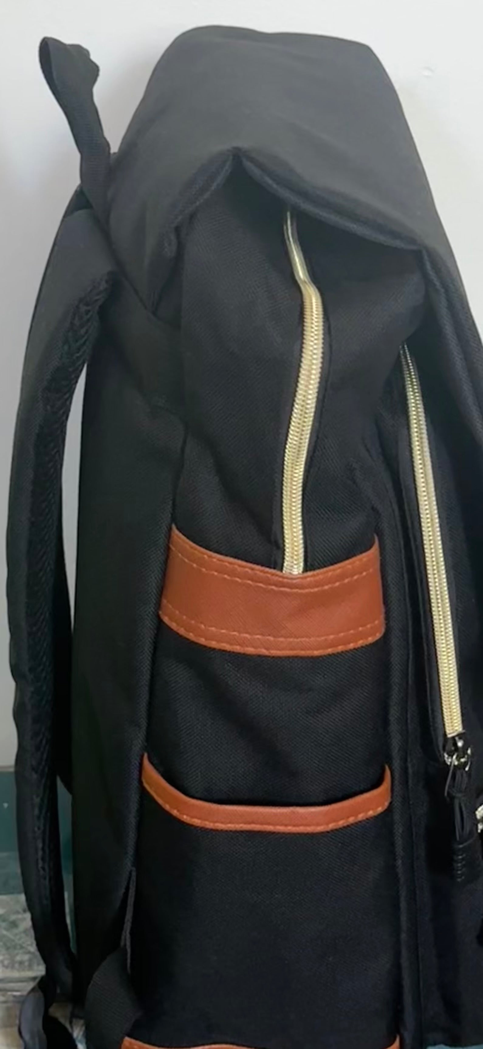 Modoker laptop backpack with USB Port.
